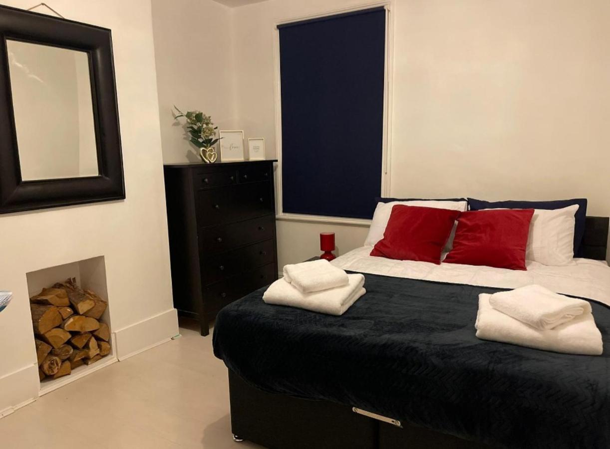 Lovely Large London Apartment Near Stratford Exterior foto